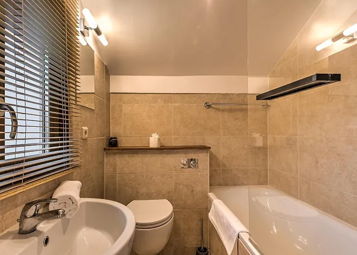 La Tramousse, Alpes Agency, Chamonix Centre, Sleeps 6 * Chamonix